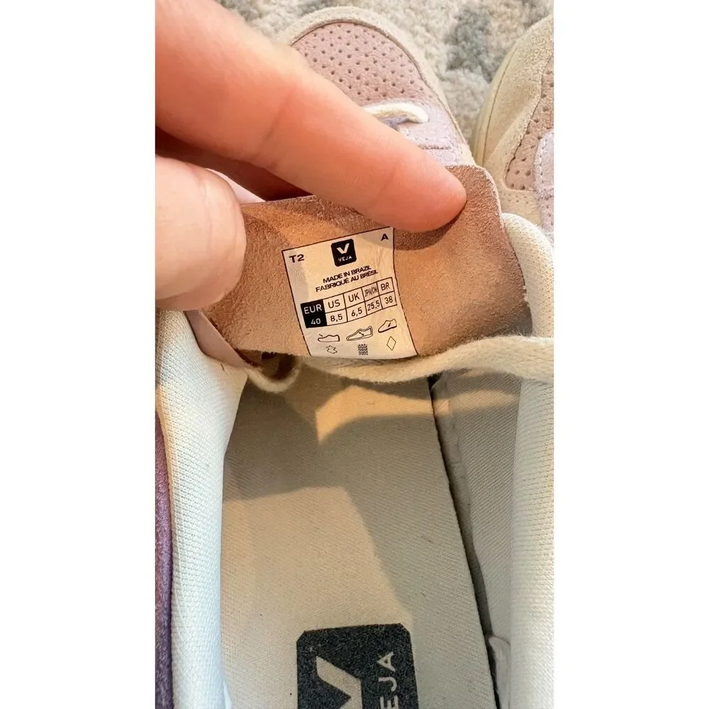 Veja 10 suede